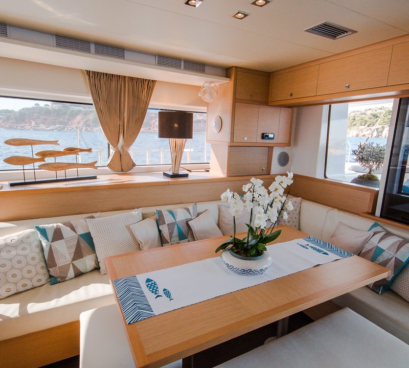 LUCKY CLOVER Yacht Charter Details, Lagoon | CHARTERWORLD Luxury ...